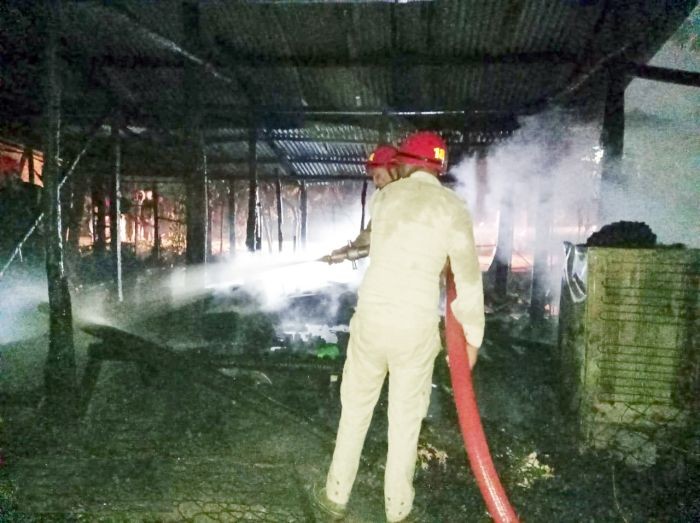 Fire personnel engaged in dousing off the fire at Tenyiphe-I, B-Khel, 6th Mile, Dimapur on January 19. An update from the Fire and Emergency Services, Nagaland informed that one katcha house was gutted while property worth Rs 1.5 lakh approximately was lost in the inferno. There was no casualty. Electrical short circuit is suspected to have caused the fire. The Fire & Emergency Services team from Fire Station, Chümoukedima with two fire tenders was led by Duty Commander SI Kenyuyhun Kent.